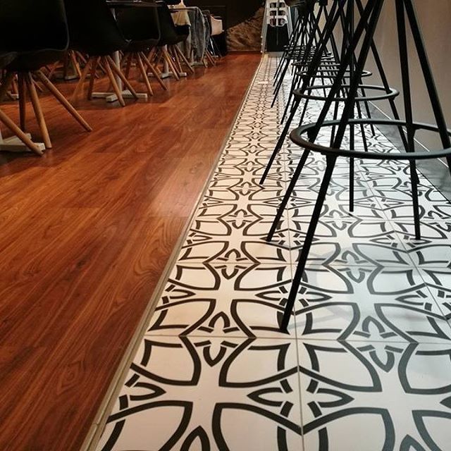 “Los detalles no son detalles, son lo que definen el diseño” – Charles Eames.
Detalles de nuestro #proyectodereforma del #restaurante y #pescadería #RiberaManero, en Sant Cugat. 
Facebook: Join Arquitectura
Twitter: JoinArqInterior

#pescadería #degustac… ift.tt/2GgsfVG