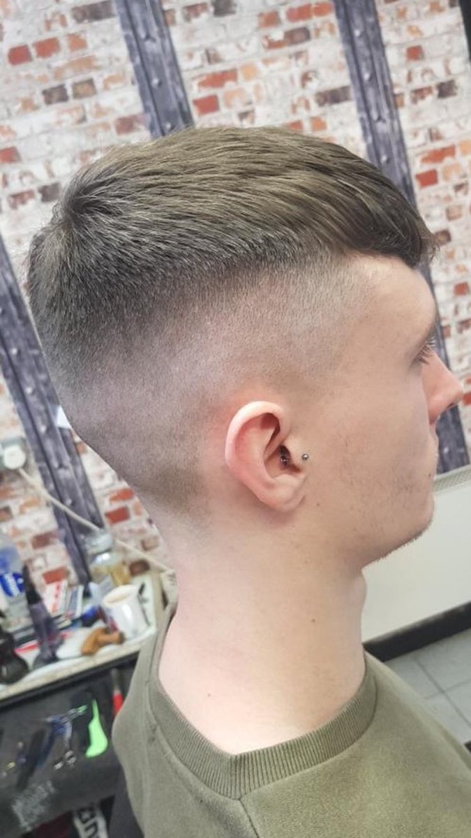 head2headbarber's tweet photo. Styled by Liam Mitchell at #head2head2 #werrington #Peterborough #barberlife 💈👍 https://t.co/hNvEP42nTA
