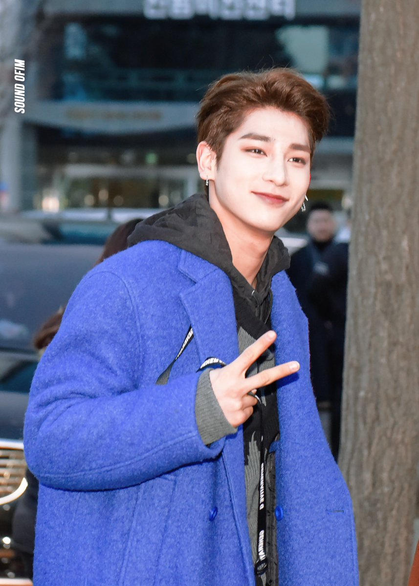 SOUNDOFIM's tweet image. 180119 뮤직뱅크)

아침 햇살처럼 넌 눈이 부시게
항상 밝게 빛나

#Hangyul #IM #한결 #더유닛 #아이엠