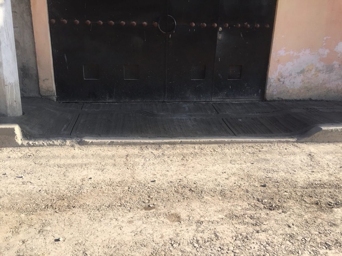 Estimada <a href="/InfraPue/">Secretaría de Movilidad e Infraestructura</a>: estás violando la norma técnica que estás obligada a cumplir en cómo estás haciendo los accesos vehiculares. Recuerda: las banquetas son para ser accesibles y caminables, no para facilitar entrada de llantas de vehículos. #PiesSonHumanosLlantasSonMáquinas