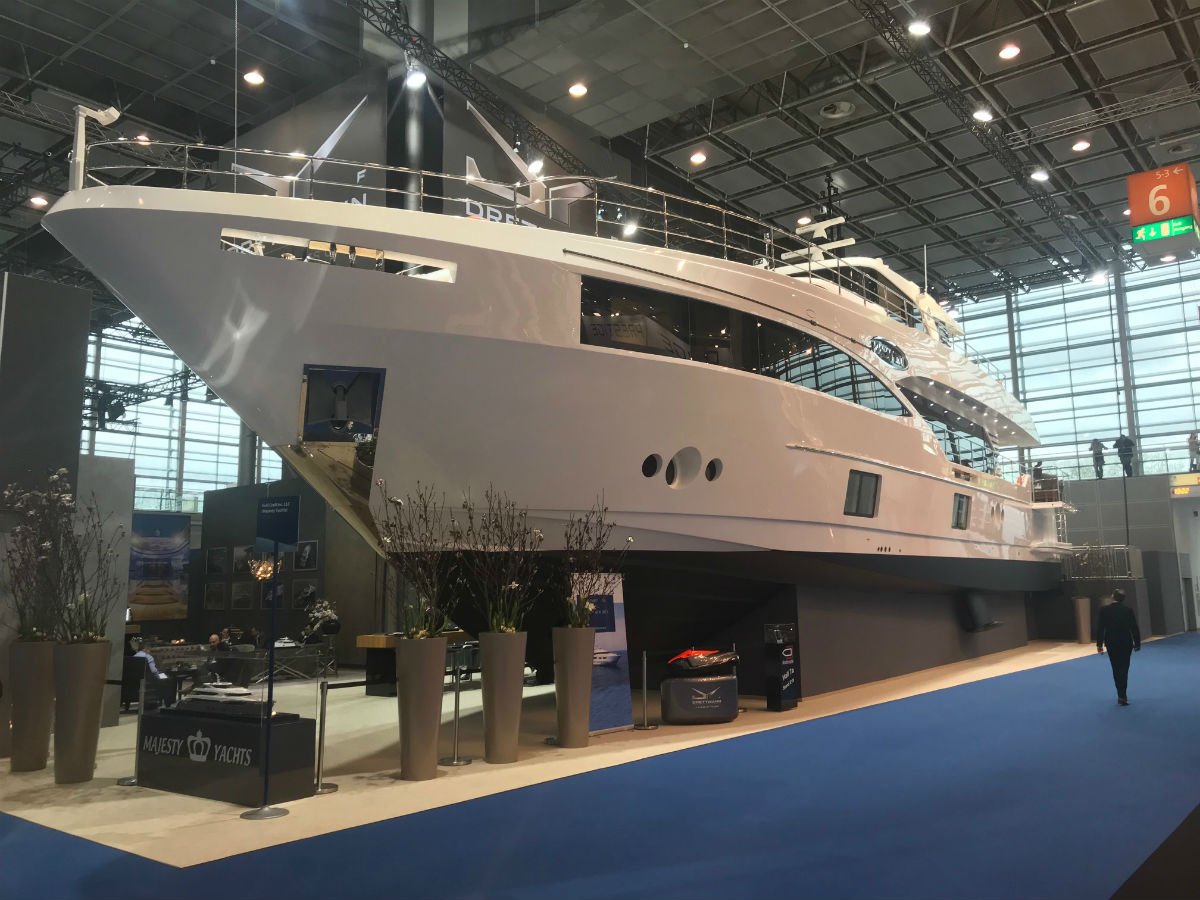 yachtingpages's tweet image. Our team is enjoying the boats on display at boot Düsseldorf!  #bootdusseldorf #boatshow #boot2018