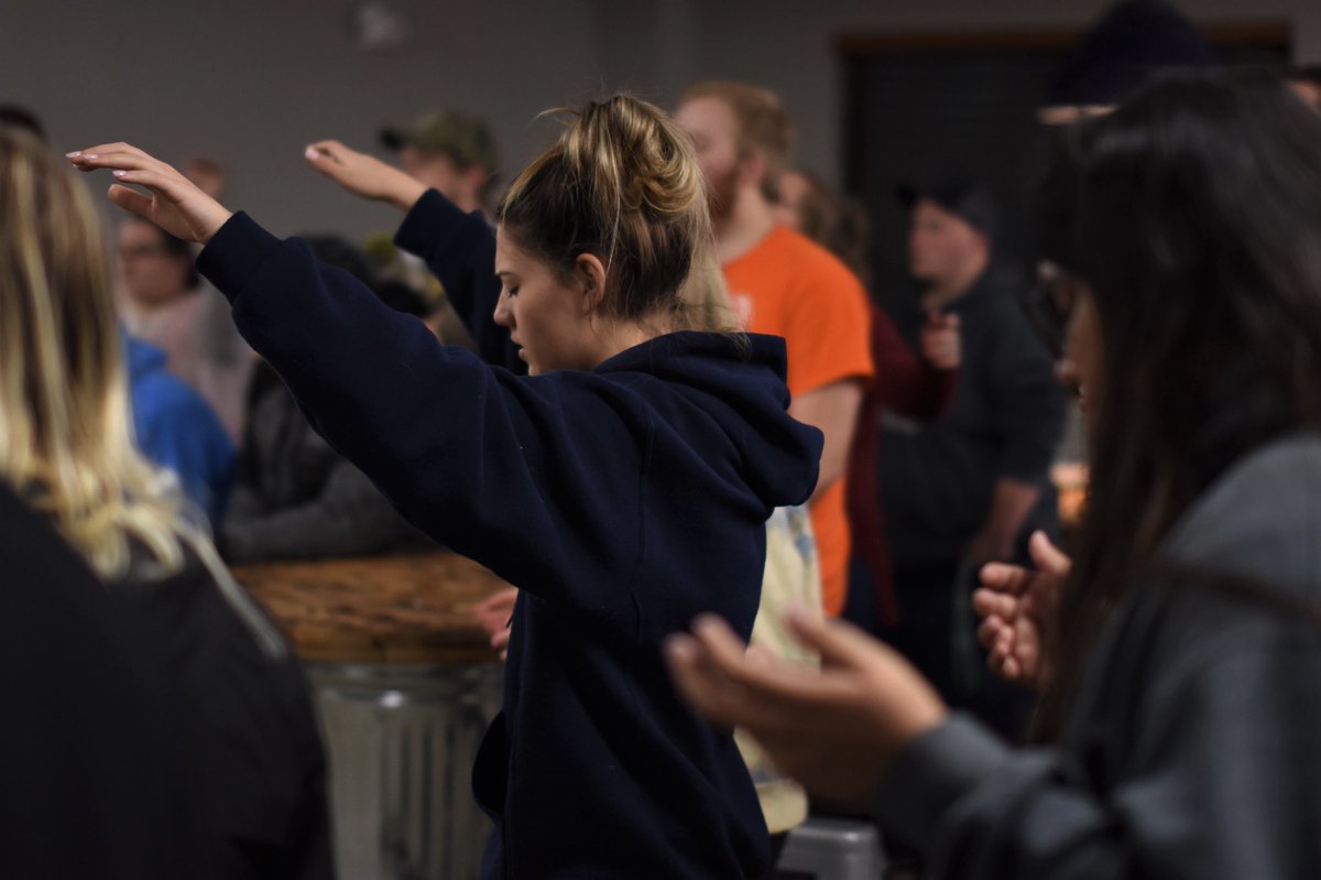 LPUVirginia's tweet photo. Ignite students love to worship! Join us tonight at 7:00 for our first Journey gathering of the semester at 100 W Main Street, Christiansburg! We’d love to welcome you! #thisisIGNITE #journey #worship #love #community https://t.co/yWkTMZ0gVV