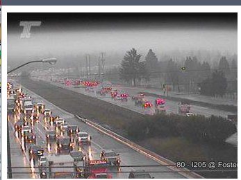 TrafficPortland's tweet image. #pdxtraffic I-205 NB at Foster = going somewhere, but SLOWLY...