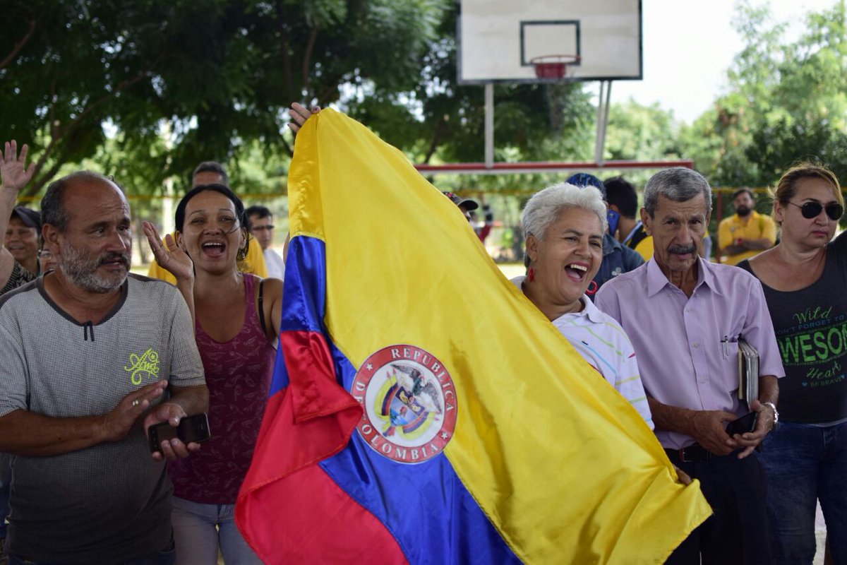 CesarRojasCucut's tweet photo. Comunidad de Sevilla vuelve a disfrutar de su Polideportivo recuperado y despejado de inmigrantes para su sano esparcimiento y recreación https://t.co/5PK2MxunSE