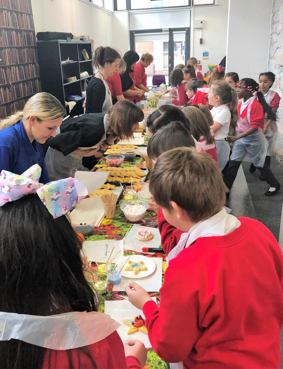 cateredplymouth's tweet photo. Launching #EdsSuperFantasticLittleBookof Recipes today #smoothiemaking #custardbiscuits #sugarawareness #tasters #DevonportLibrary #MountWisePrimary #MarlboroughPrimary @stjosephsplym A partnership with @plymlibraries #HolidayHunger #FamilyCooking @SugarSmartPlym @ace_national https://t.co/0BydZHffBE