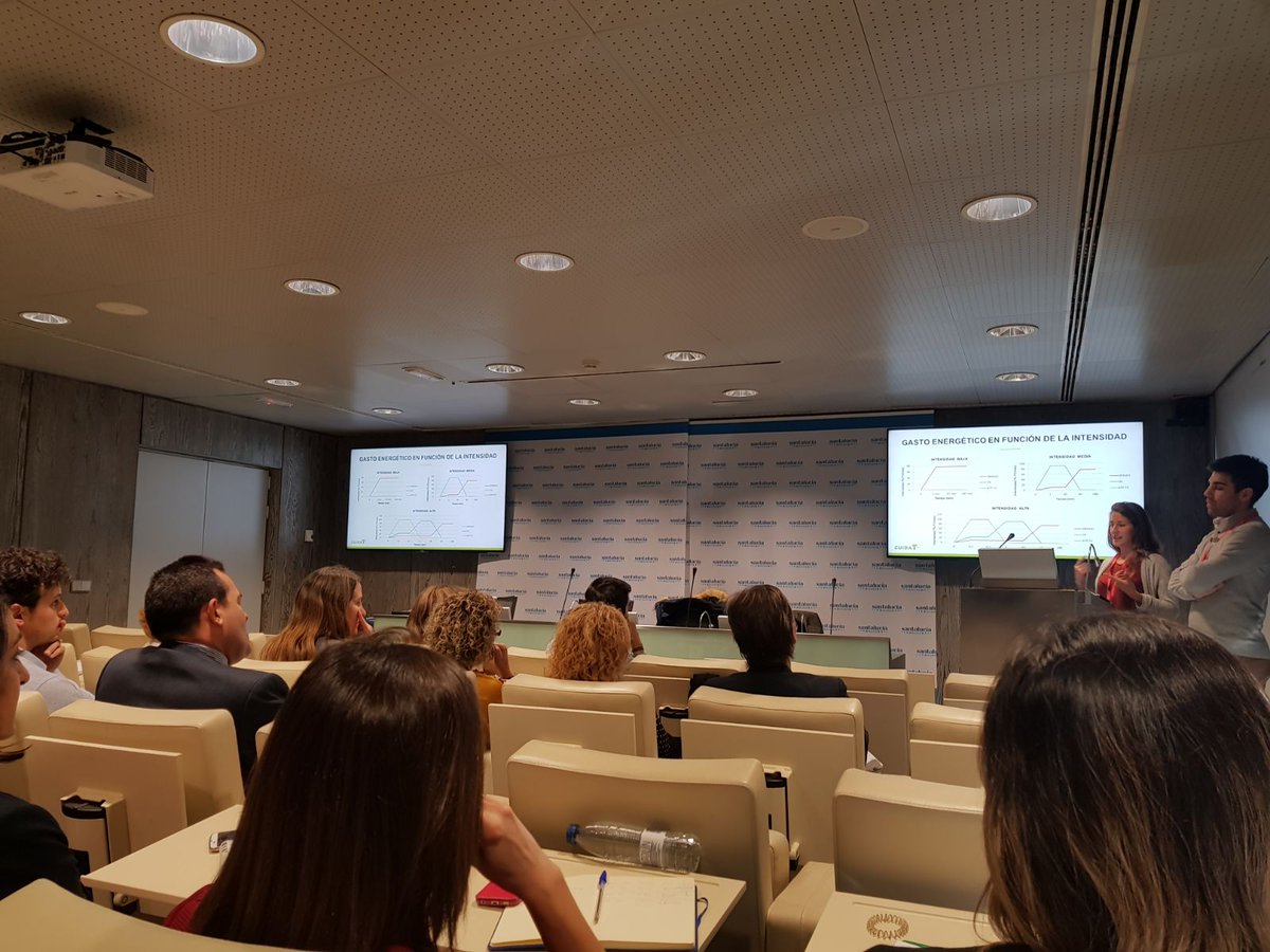 Medycsa's tweet photo. Hoy en @santalucia_seg taller de Alimentación y Deporte 🍏🏋️‍♀️impartido por @Millan_STR y @AnaFraileNut #nutrición #actividadfísica #empresasaludable https://t.co/lKmi9qH6d4