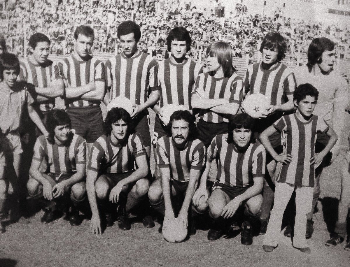 OldFootball11's tweet photo. #RosarioCentral (1975):
#Gonzalez #Cerminato #Arias #Cornero #Killer #Manccinelli
#Laino #Cabral #Kempes #Poy #Saldaño https://t.co/uY8gHKFXT8