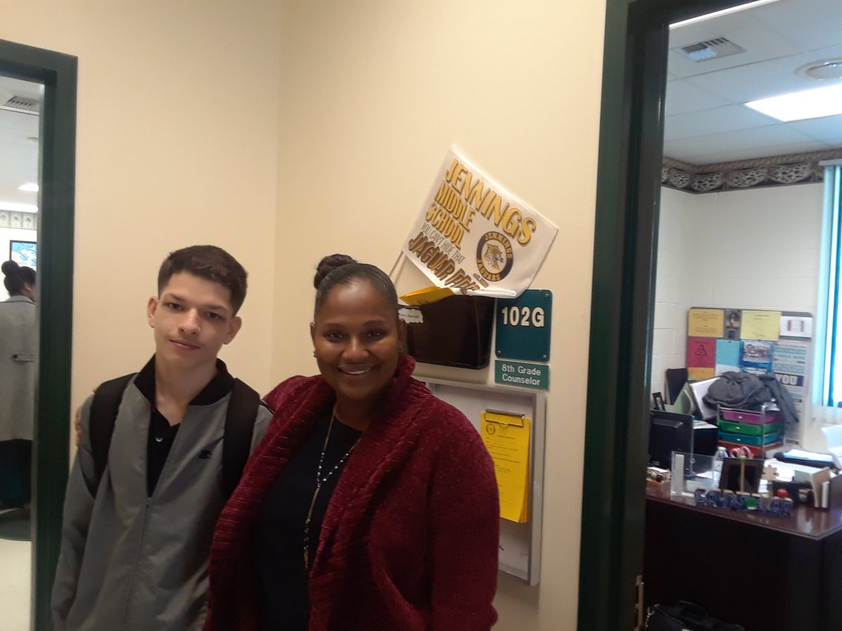 Tks Mrs. Bennett 4 helping our Brandon EPIC 3 Ss transition 2 <a href="/HCPSJenningsMS/">@HCPSJenningsMS</a> <a href="/HCPSArea7/">HCPS Area 7</a> <a href="/HCPS_PROMISE/">Project PROMISE</a>