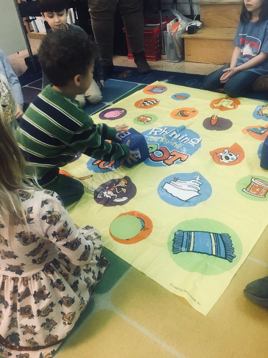 PotterGrayPride's tweet photo. Mornings are always hopping in the Kindergarten wing! #cultureofawesome #alwaysreadytogo https://t.co/yPzwsxWCkM