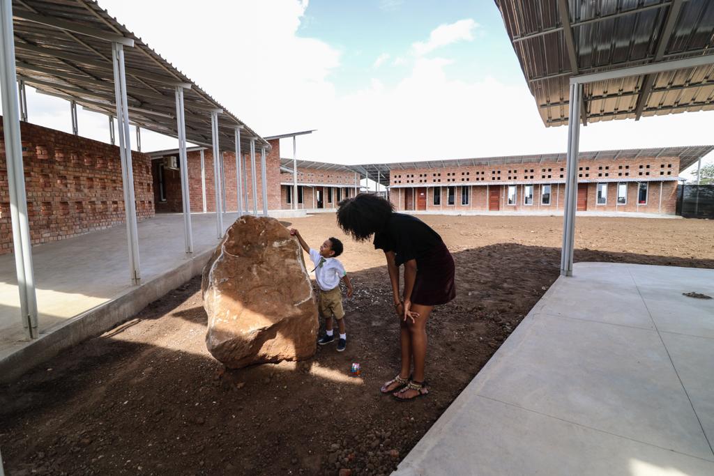Catch a first glimpse of the Benga Riverside School in Tete, Mozambique. #workinprogress <a href="/MATERIA_inc/">MATERIA</a>
Picture: the Primary School's main courtyard.