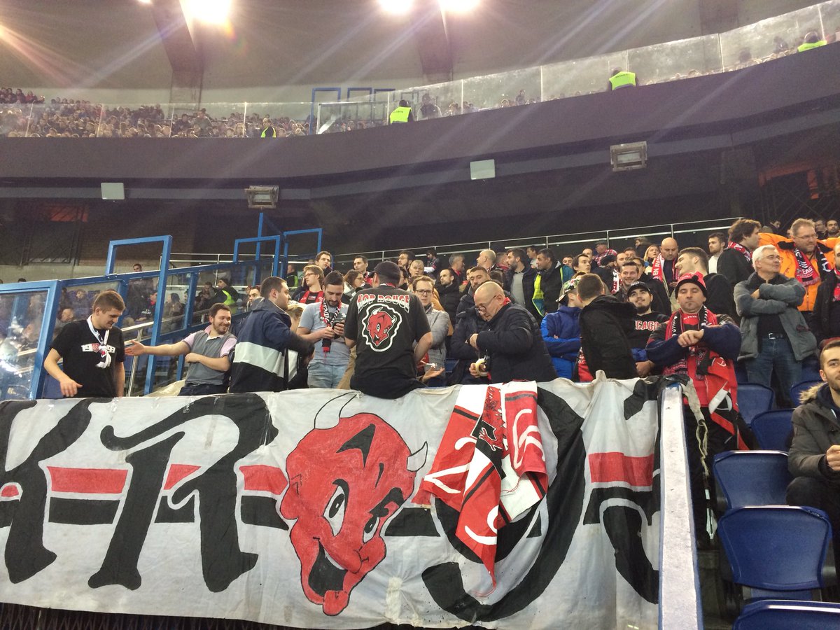 Les supporters d’EAG attendent le coup d’envoi. #PSGEAG