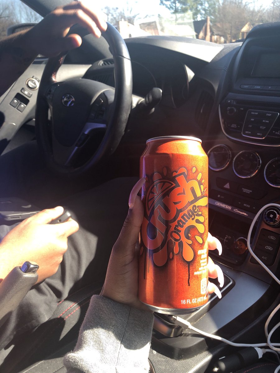 ReyvinNychole's tweet photo. I hopped in this nigga car and he said “ I bought you a Crush because I gotta crush on you....” 🙃 Should I leave now? https://t.co/FOK0tZedTE