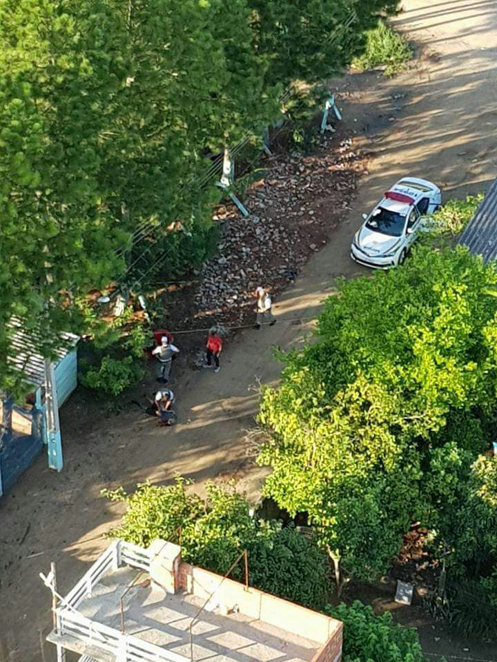 BAvBM's tweet photo. Ladrões de carros são surpreendidos e localizados pelo helicóptero guapo 09, do @BAvBM, a ação foi em conjunto com as guarnições da Brigada Militar, que faziam o policiamento nas proximidades do bairro Belém Novo.. https://t.co/fW1kOyRkEj