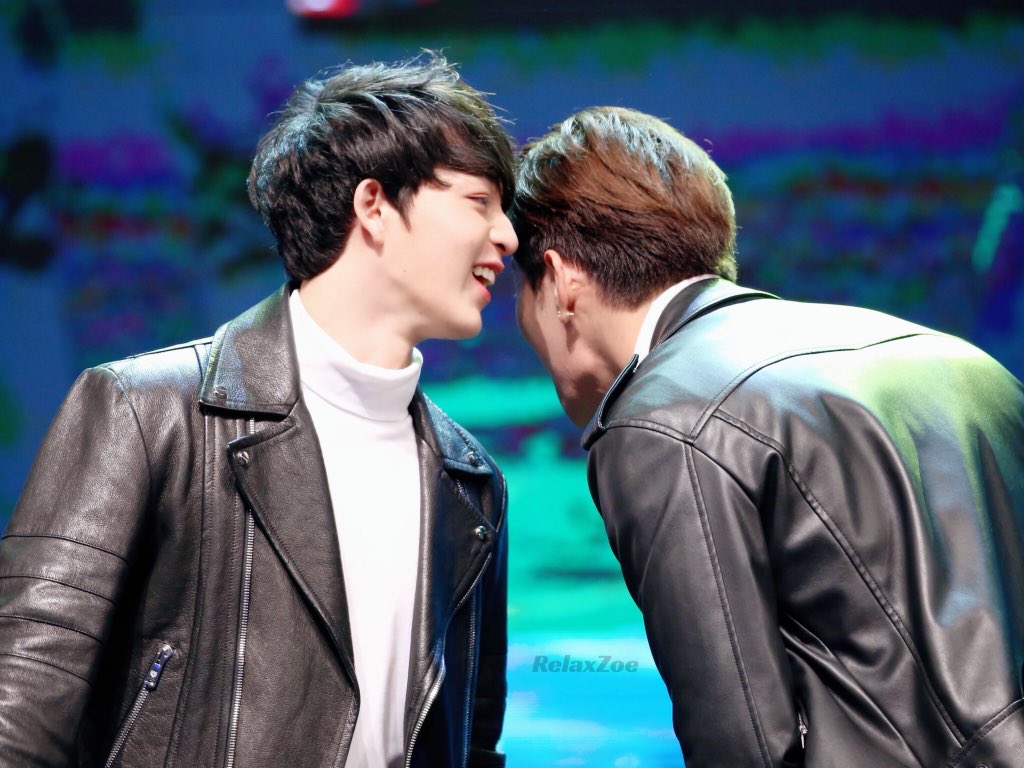 GXXODISGOOD's tweet photo. ต้องใกล้ขนาดนั้นมั้ยลูกก็อตตตตต น้องพูดเบาขนาดนั้นเลย #ก็อตบาส #godbad
Cr.RelaxZoe https://t.co/paJimdvL7u