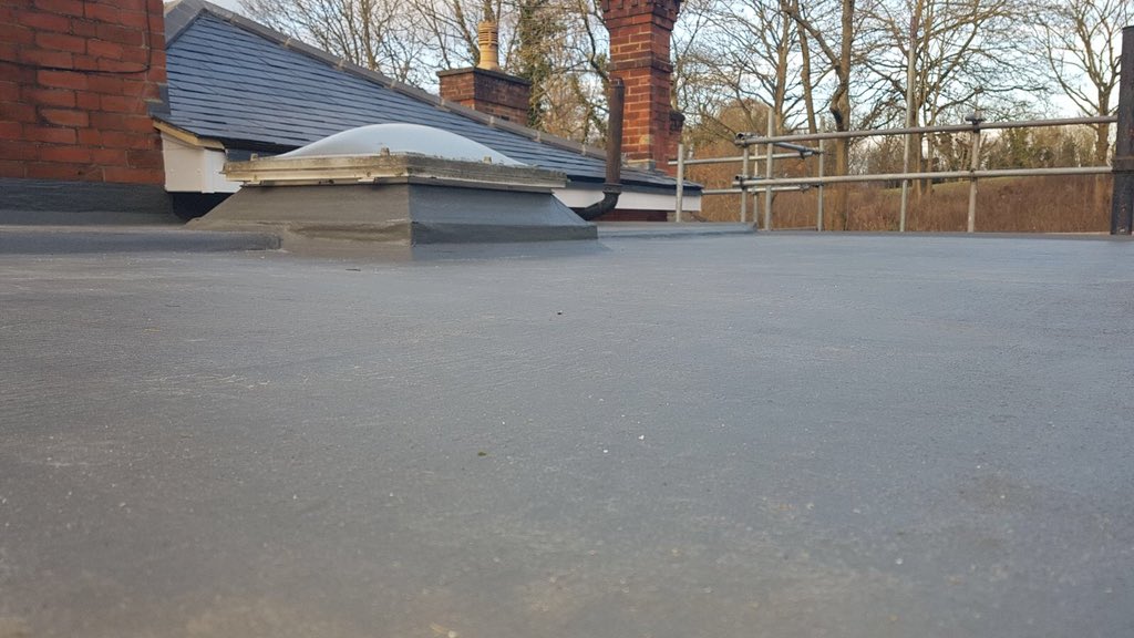 svroofing's tweet photo. New Westwood Wecryl 230 Pmaa liquid system installed. Full 20year insurence backed Guarantee supplies. Flat roofing systems that last👌🏽#roofing #flatroofing #Contractors #westwood #liquidresin #ukconstruction #london #kent #essex #cityoflondon #2018 https://t.co/o2GRbrz7oL