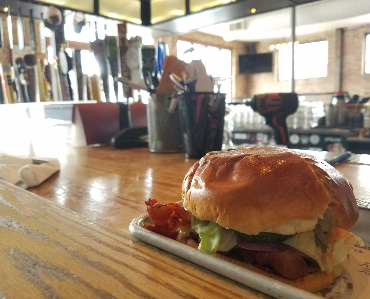 Protein loading (that's a thing, right?) <a href="/KaiserTigerChic/">Kaiser Tiger</a> for a big night of <a href="/WhirlyBall/">WhirlyBall</a> #beatthebrewer <a href="/3SheepsBrewing/">3 Sheeps Brewing Co.</a>