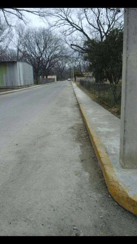 RaulPecina1's tweet photo. Director C. Pedro Bravo "Estamos trabajando para el mejoramiento de la imagen urbana"Por un Jimenez Limpio #JuntosaPasoFirme @nohemyquijas https://t.co/eQ4aWkXidR