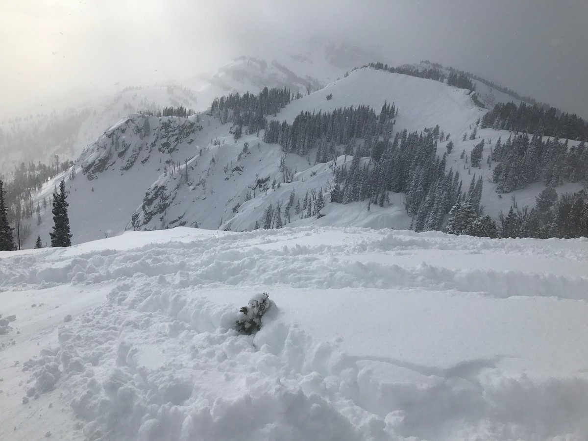 AdventureFcst's tweet photo. Break in the action today, but more #snow on the way for #JacksonHole &amp; #GrandTarghee Thursday-Sunday! #wywx #skiing https://t.co/xBaXKW8iJd https://t.co/Of9zXUQAaX