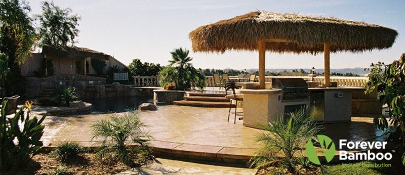 #ValentinesDay is just around the corner! Surprise your #significantother with the #backyardtransformation of their dreams, whether that means a hot tub wrapped in our #reedfencing or a #tikibar hang out. Order today to ensure it's shipped in time: qoo.ly/kv5gq #bamboo