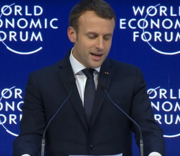 ManonAubryFr's tweet image. A #Davos @EmmanuelMacron ou l'art du "double discours": 
1) saluer la  ↘️des impôts &amp;amp; dénoncer le nivellement par le bas des impôts ds le monde
2) prôner le partage des richesses &amp;amp; s'inquiéter de son impact sur la compétitivité 
Ca doit être le fameux "en même temps".. #WEF2018