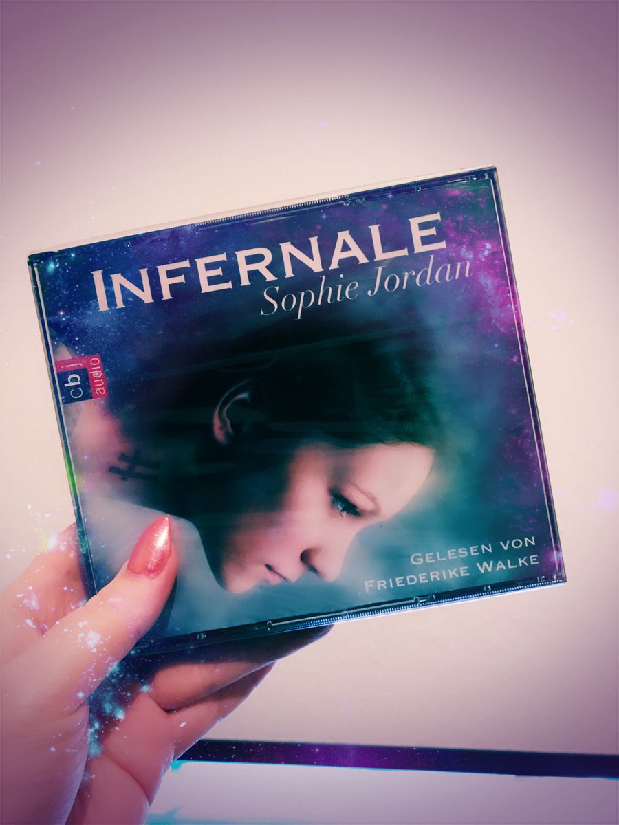 Es gibt doch kaum etwas schöneres wenn man nach Hause kommt und ein Paket lächelt einen an :) Vielen lieben Dank #cbj ich freue mich und bin total gespannt. #infernale #sophiejordan #hörbuch
