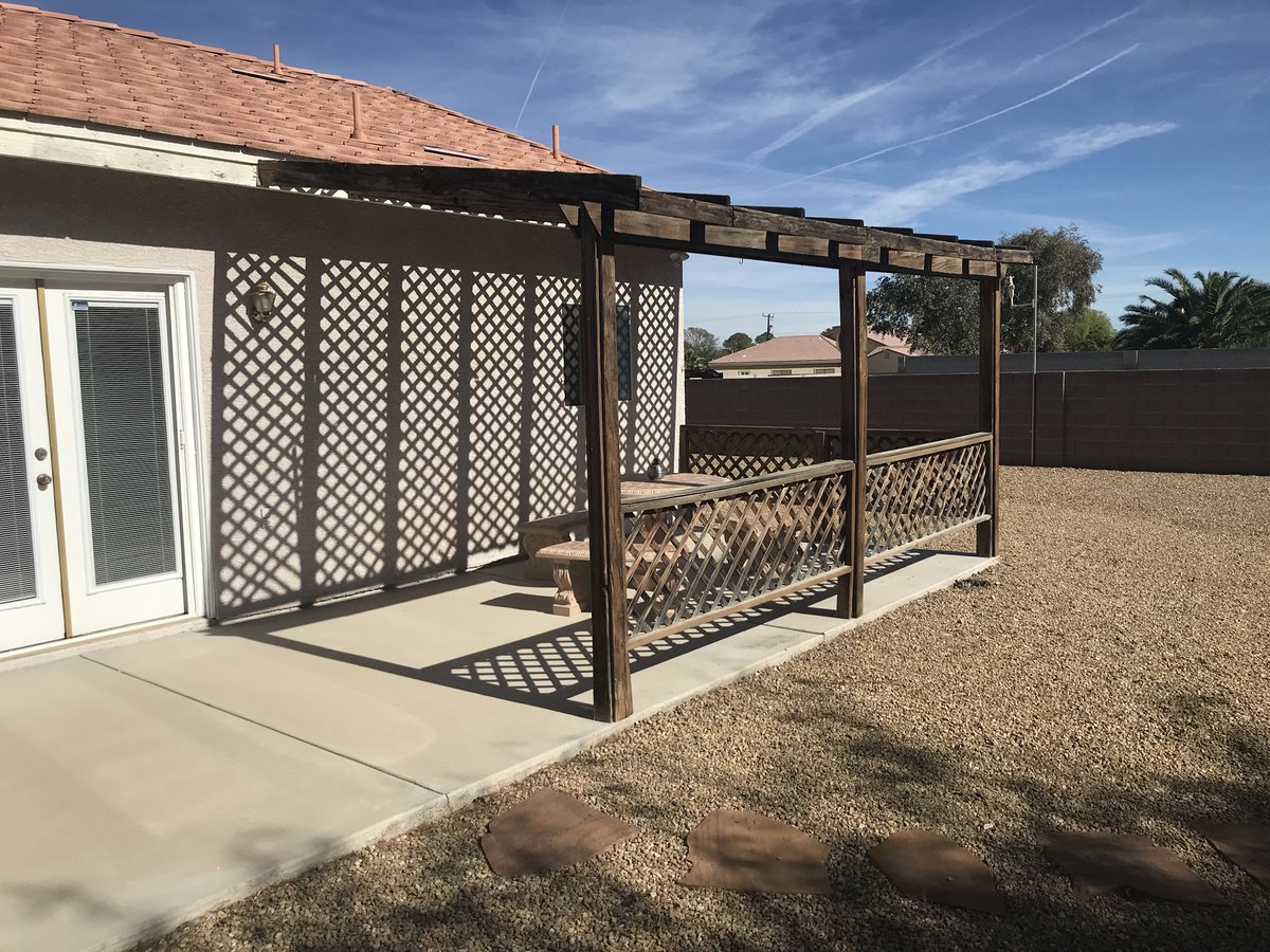BellaPatioLV's tweet photo. Replaced a couple of old wooden covers with new aluminum covers. Call today to set up an appointment for your backyard facelift. 702-463-7499
#patiocover #patiolife #lattice #mitered #wood #alumawood #aluminumpatiocovers #duralum #homeimprovement #architecturephotography https://t.co/vwYWKyHvdA