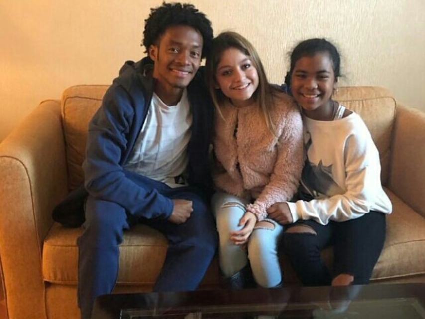 kelianeofc's tweet photo. Nuevas fotos de @karolsevilla Junto con @Cuadrado y su hija #mariaangel Hermosos 💜 https://t.co/1xyQDxdwEd