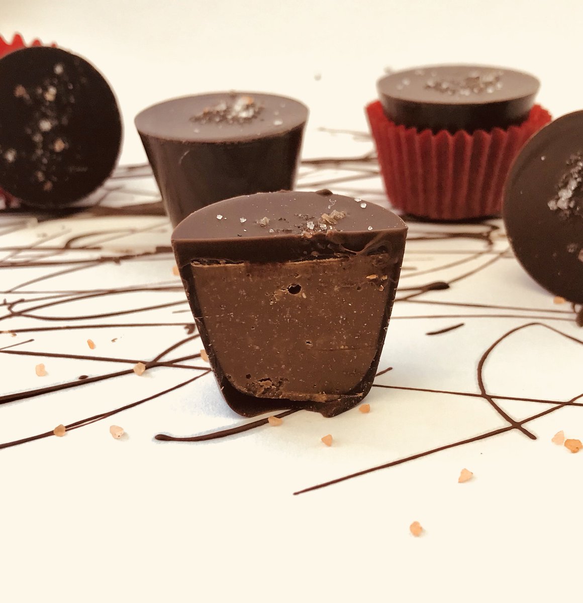 ococoachocolate's tweet photo. Happy #NationalPeanutButterDay ! 🎉 The pairing of #peanutbutter and #chocolate is timeless, and it was this #ButterCup flavor that started it all! 💛 We hope you find a fitting way to celebrate this tasty #holiday. 😋 https://t.co/47nQ46nOwv