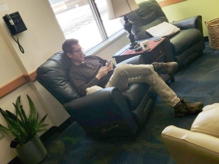 RMHCDayton's tweet photo. Here, a dad takes a moment to catch up on emails and relax in one of our La-Z-Boy's at the Family Room in Dayton Children's Hospital. #HOMEments https://t.co/26FpnQgMis