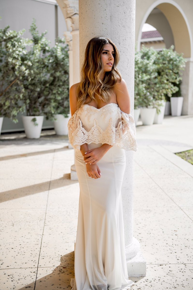 BrookeAndArrow's tweet photo. HURRY HURRY HURRY! This absolutely STUNNING dress is NOW AVAILABLE! Shop https://t.co/kUAvF4LnKY FREE &amp; FAST SHIPPING 💍🥂 https://t.co/hlE1wWBiR8