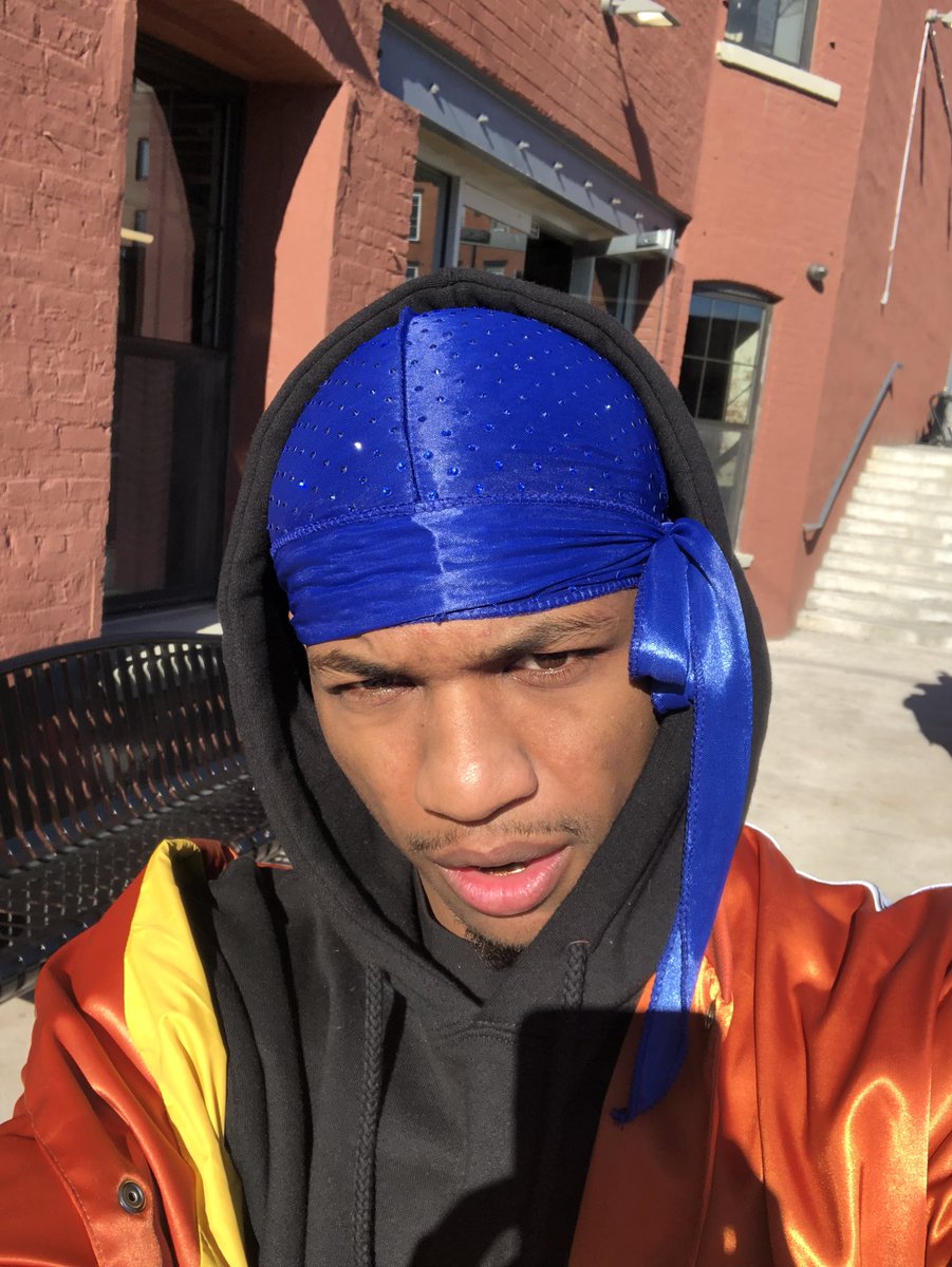 guapdad4000's tweet photo. Itβs cold af in New York https://t.co/T9fMy2M696