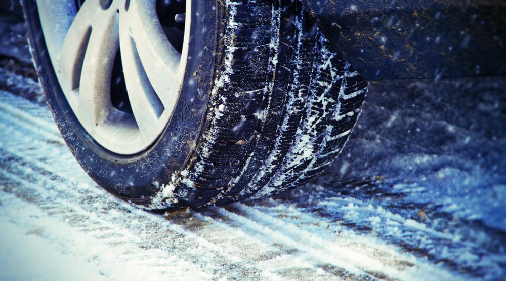 PerfCollision's tweet image. Take corners with extra care during winter. To avoid sliding, never accelerate into a turn; only after completing the turn: goo.gl/RxRfsr