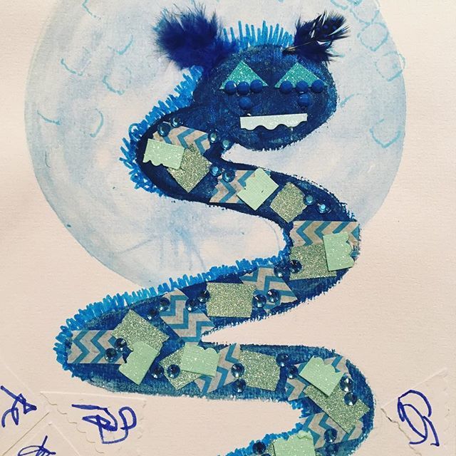 AmeliaGregory's tweet photo. Old Moon blue Moon creature #oldmoon #bluemoon #bluecreature #collage #collagewithkids #blue #mumlife #artsandcraft #monster #moonart https://t.co/HO1FAzpNzd https://t.co/oguku1jxKg
