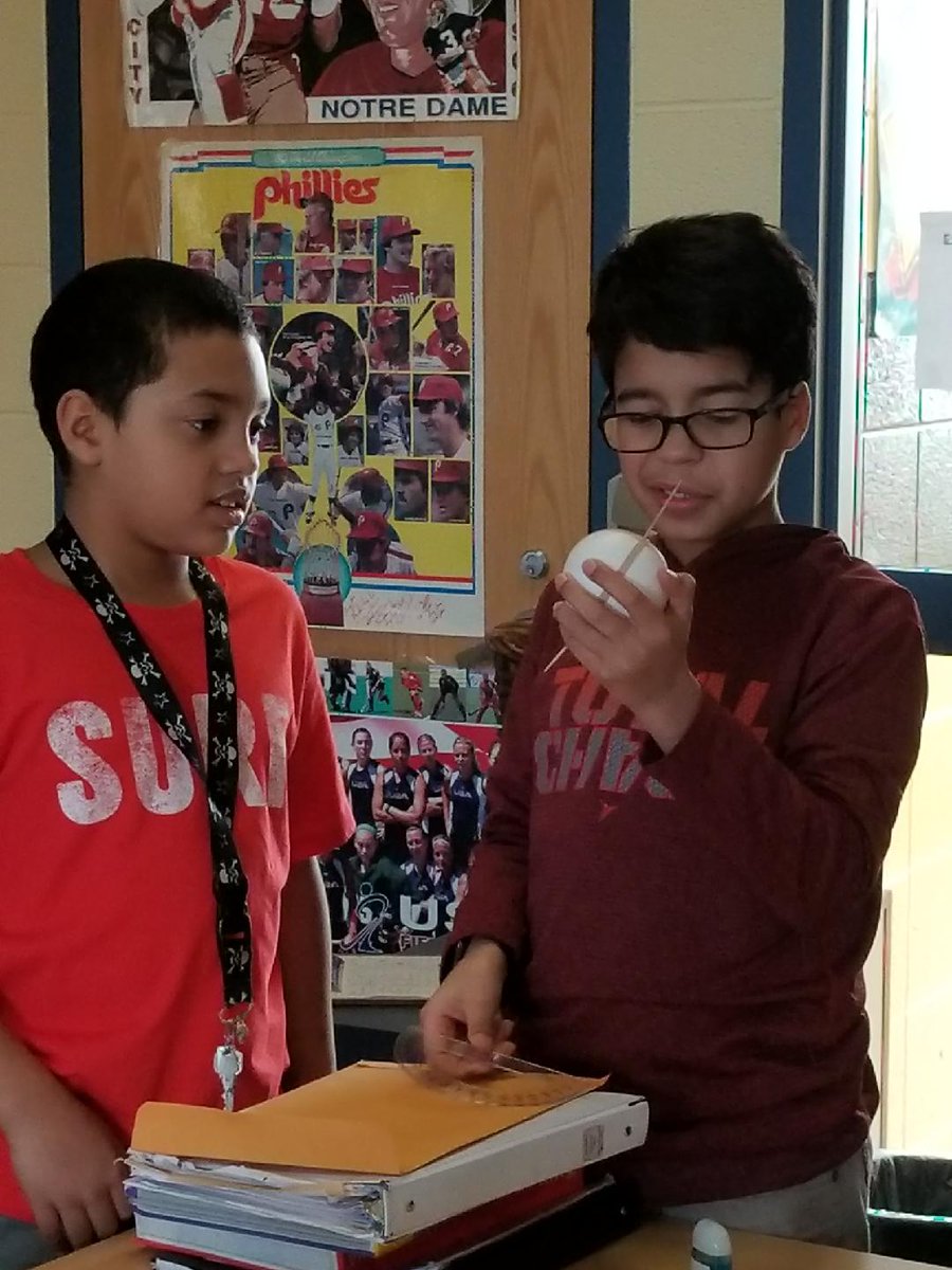 CarissaMNoel's tweet photo. Hey! Who turned out the lights?! Mrs. Sager's 5th grade scientists construct models to simulate Earth's revolution around the Sun! #criticalthinkingwednesday @ErikaBraunSager @muhlsd https://t.co/L8M4drf3MU