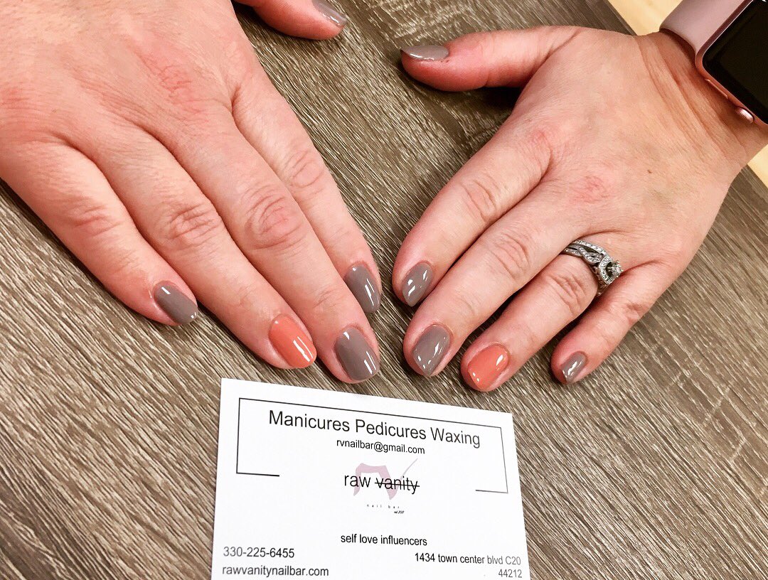RawvanityNB's tweet photo. Gel manicure w.accent nail ($40) Done by Tiarra. Sheโs part time so please book with her accordingly. Her Availability + Booking= #LINKINBIO #manicure #Pedicure #waxing #rvnb ๐ฑ #naturalnails #nailbar https://t.co/4xIxTVuv1Y