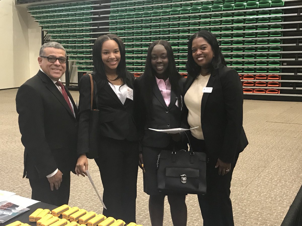 JCPSRecruits's tweet photo. The @JCPSKY HR team is committed to ensuring we have a diverse workforce that reflects the diversity of our students. We connected with over 60 minority candidates at the @FAMU_1887 #careerfair today. @dporterJCPS @jdm1906 #vision2020 #Strategy3.1.3 @draimeegreen https://t.co/Ex52E9nAaM