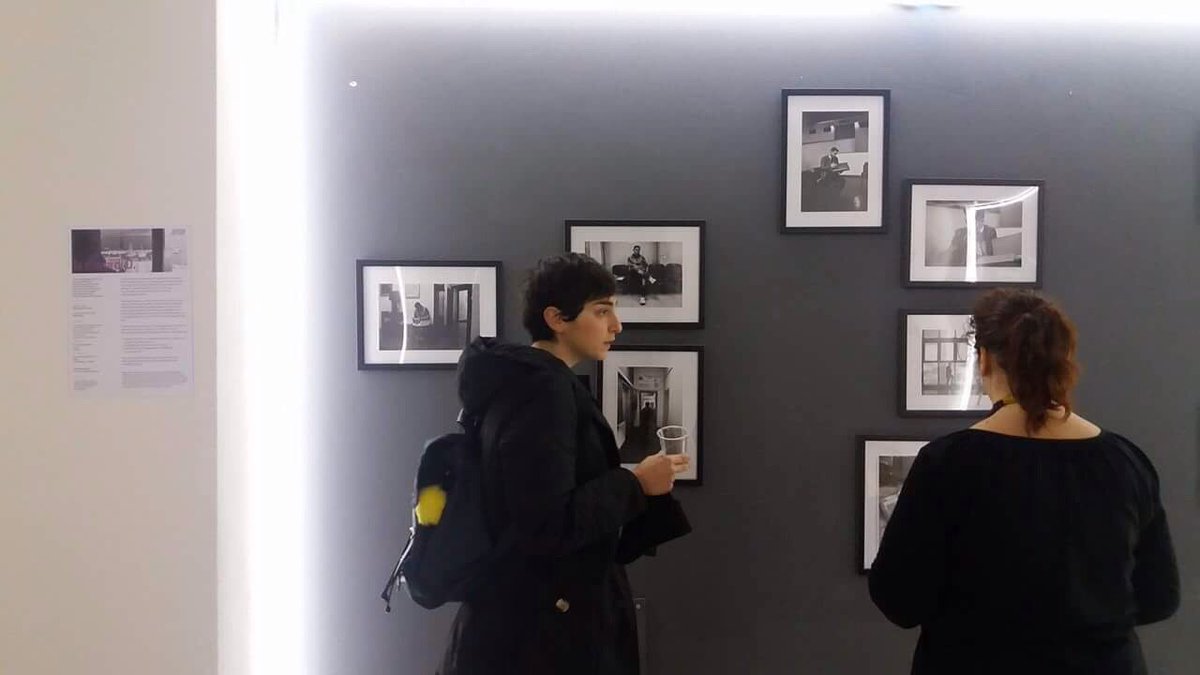 cizerouno's tweet photo. Ma che bello @DilettaAllegraM alla sua mostra al #Cavò! #varcarelafrontiera #TSFF29 https://t.co/KsU8QyKpSk