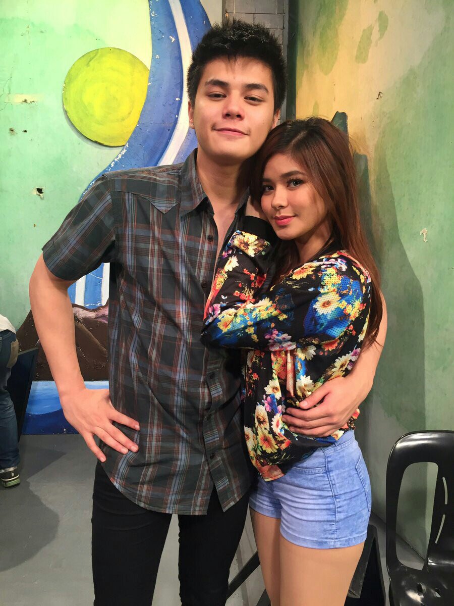 chingboo11's tweet photo. My ships 🎆🎆🎆 #jadine #loinie @heIIobangsie @tellemjaye @iamAndalioLoisa @iamr2alonte #tgsboses #St4yUpMusicVideo https://t.co/y0gUCs4Vsd