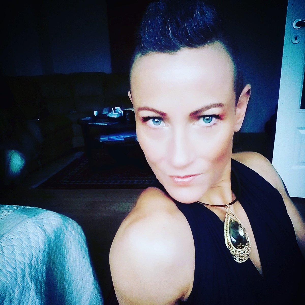 WhitetigerEva's tweet photo. Eat clean and stay mean! Fuel your body with healthy nutrition, work your ASS off, and never let anyone in yourr way — inside and outside the ring! @WhitetigerEva @WBCMuaythaiUK @WBCMuaythai  @Muaythaiangels https://t.co/Axh5sAyFzI
