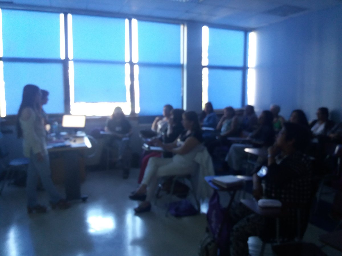 prodemubiobio's tweet photo. Seguimos trabajando en el seminario #masmujeresalpoder, hoy conversamos de VCM y los procedimientos para denunciar @PRODEMU @USanSebastian https://t.co/nkzZ2Gw4hQ