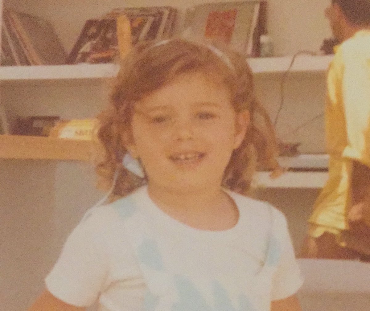 AngelMartos's tweet photo. Si se parece a la madre será un besote precioso @cristinabosca 😍 https://t.co/6veGCUzYk5