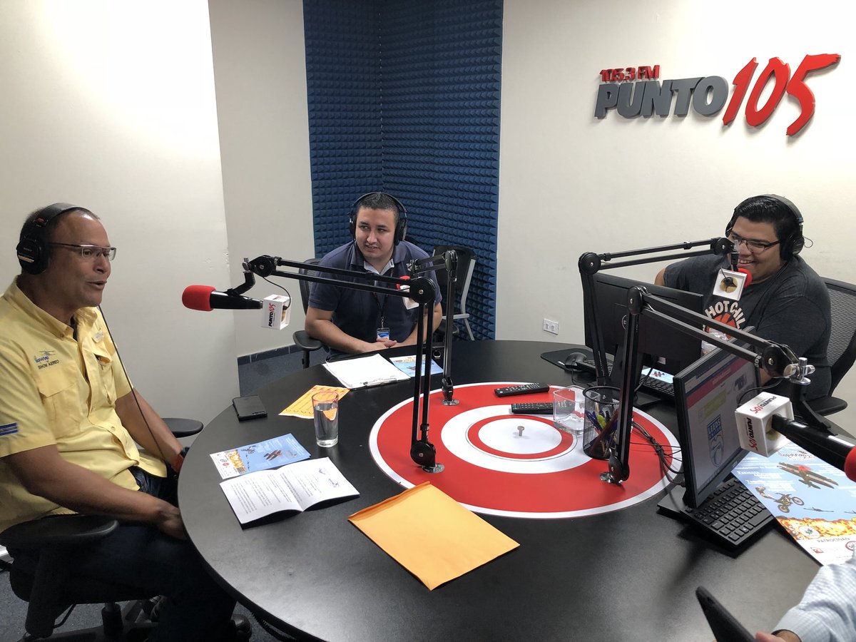 #Iniciando en #TikiTaka <a href="/Punto105/">Punto105 [105.3 FM]</a> con Fernando Viaud de <a href="/IlopangoAirShow/">Ilopango Airshow</a> #Faltan3Dias para el #AirShow #GiradeMedios #RRPP @ecoagenciasv #Gracias <a href="/ozilfm/">Ozil</a> <a href="/adidasdj1/">ADIDAS DJ</a> <a href="/gmuyshondt/">Gerardo Muyshondt</a>