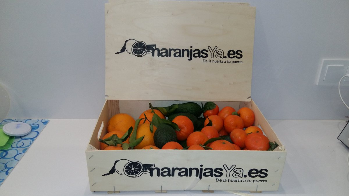 davidalonso72's tweet photo. Volver a casa y encontrame estos excelentes productos de la "terrreta" no tiene precio.
Muchas gracias @NaranjasYa !!! https://t.co/nCU5ZVKupX