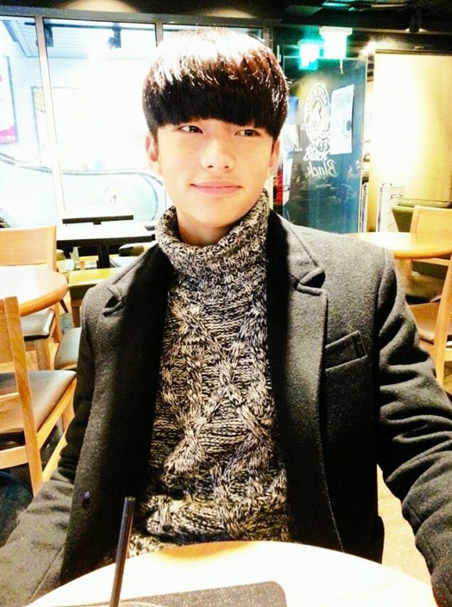 hwang hyunjin id on twitter his hair look like a cup hwang hyunjin id on twitter his hair look like a cup