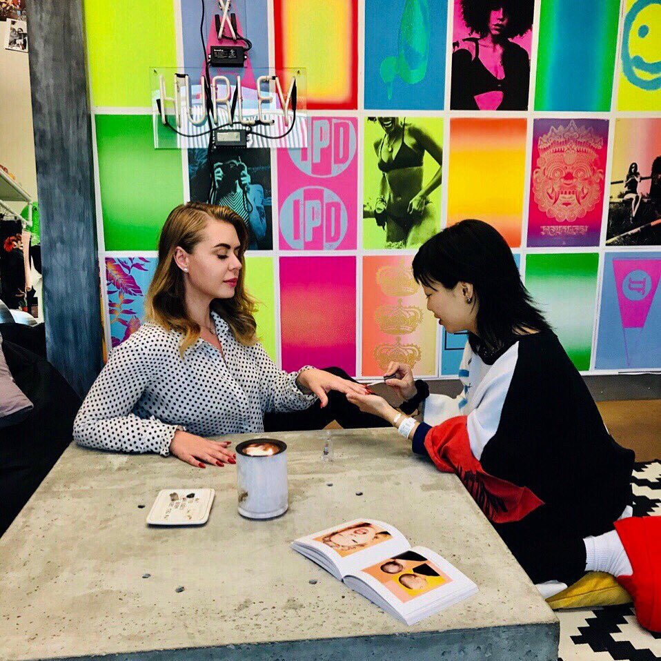 goblushyourself's tweet photo. National Savings week life hack “Beauty Trade” a day of sharing beauty equals saved dollars in my @Chase bank account https://t.co/oYpLa4sTey