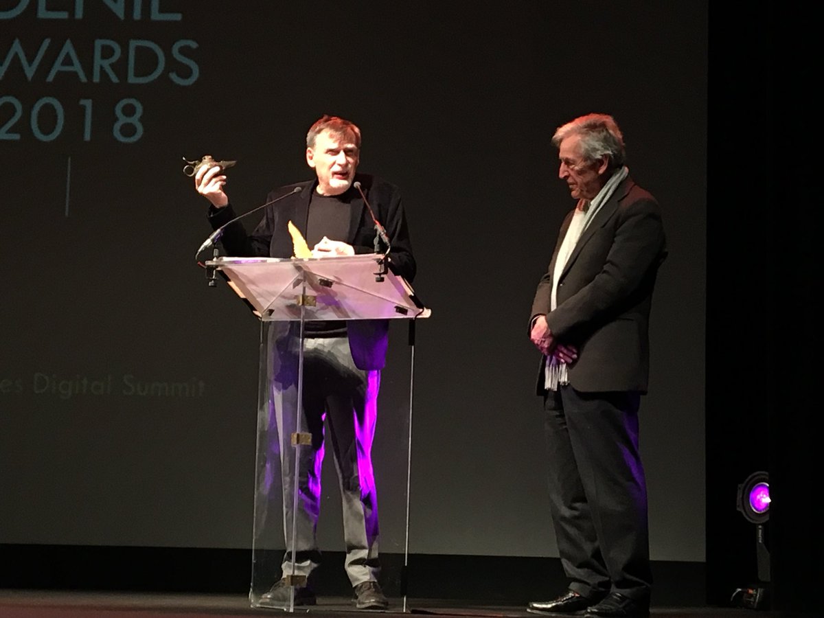 #PIDS2018 <a href="/costagavras/">Konstantinos Gavras</a> remet le premier génie d’honneur à Christian Guillon, initiateur en France des effets spéciaux