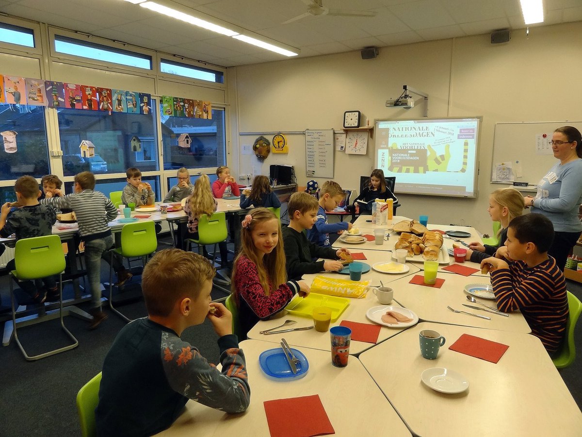 Iederéén genoot vanochtend van het #Voorleesontbijt.
Ouders en Marrit bedankt voor het voorlezen!