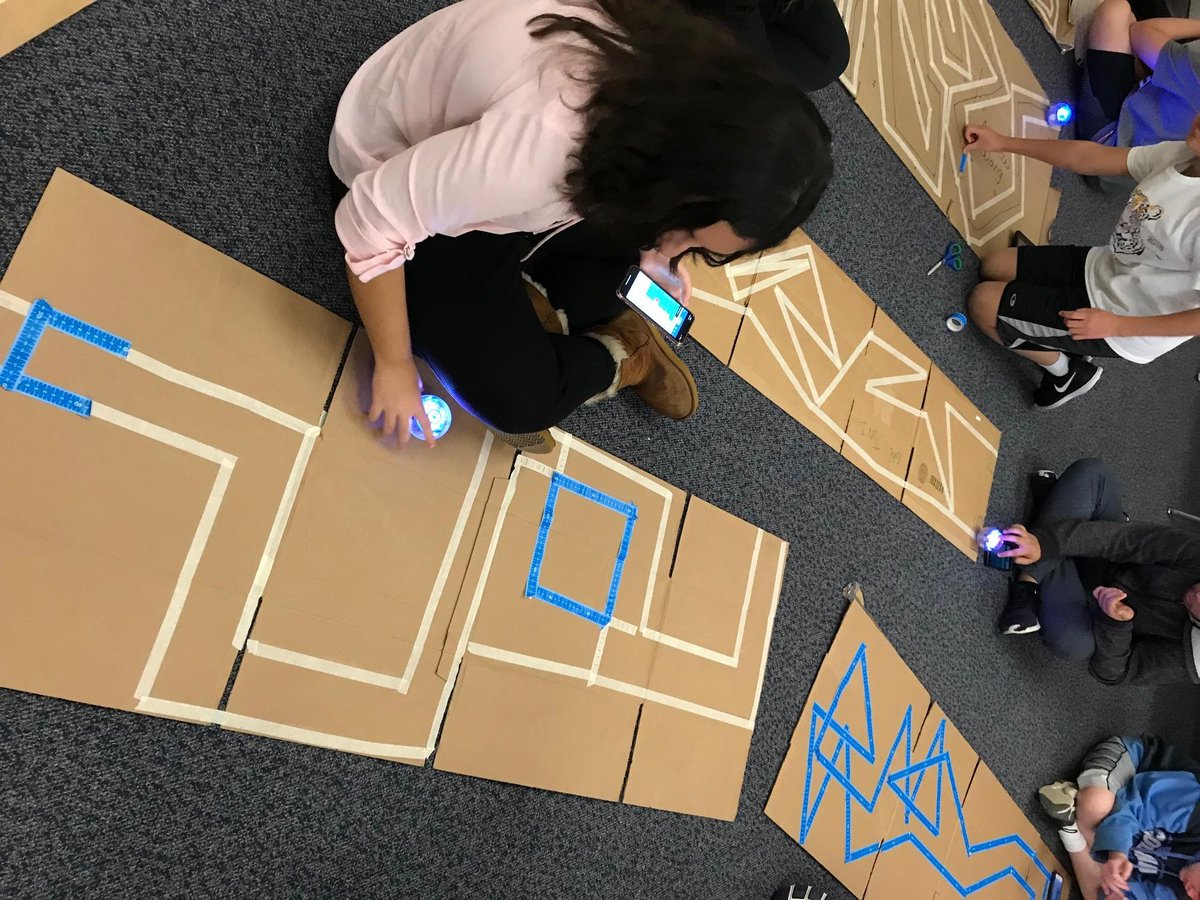 MPMSleopards's tweet photo. More fun with robots to close out the semester in Mr. Baldwin's 8th grade Exploring Computer Science class! Students collaborated in partners to build courses and codes for the Sphero robots to follow! #MPMSTech #ShowYourSPOTS #MillsParkProud https://t.co/vrLxFuPI73