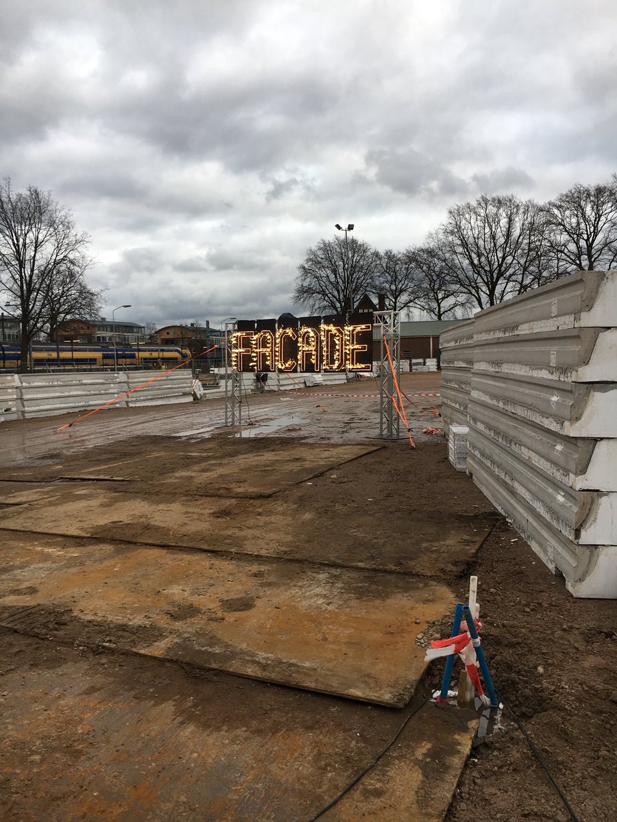 HelmVerhees's tweet photo. Vanmiddag start bouw ruim 60 woningen Façade Spoorzone St Jozefparochie Deurne. Mooi moment zeker voor toekomstige bewoners. https://t.co/zbLfhGxBAy