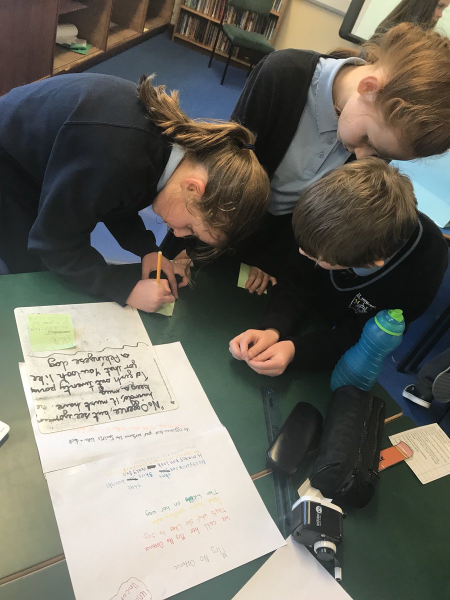 MissOliverStNin's tweet photo. Providing quality feedback in an assessment carousel #teamwork #translatedpoems #Scotslanguage #readingrammy @anneglennie https://t.co/NmWWyQSCqq